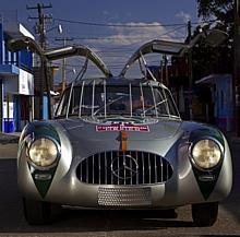 2010: Der Mercedes-Benz 300 SL Siegerwagen von 1952 auf den Spuren der Carrera Panamericana. 